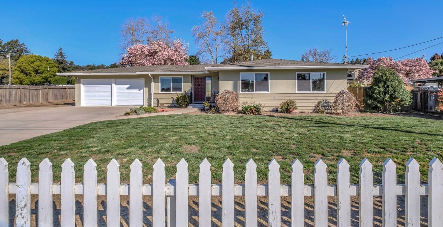 16 Aldridge Ln, Watsonville, CA 95076