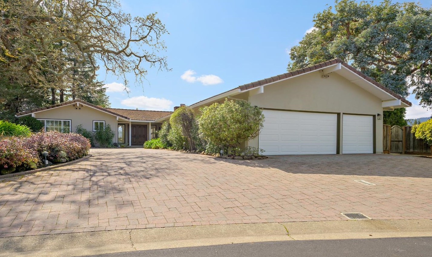 1095 Lassen Dr, Menlo Park, CA 94025