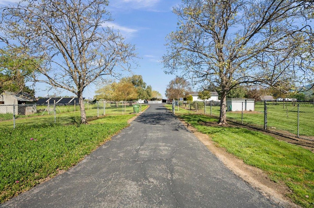 1870 Rucker Ave, Gilroy, CA 95020