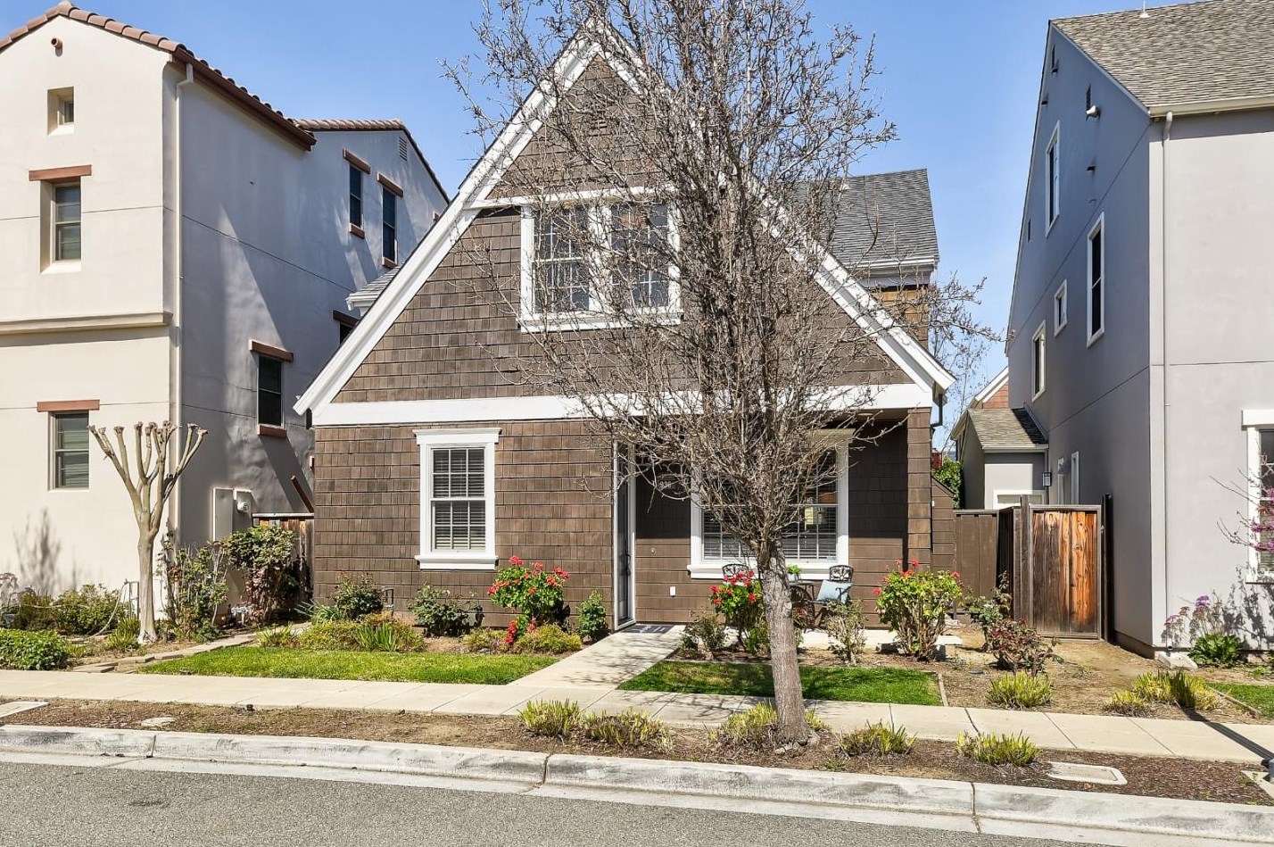 936 Valencia Ave, Mountain View, CA 94040-2965