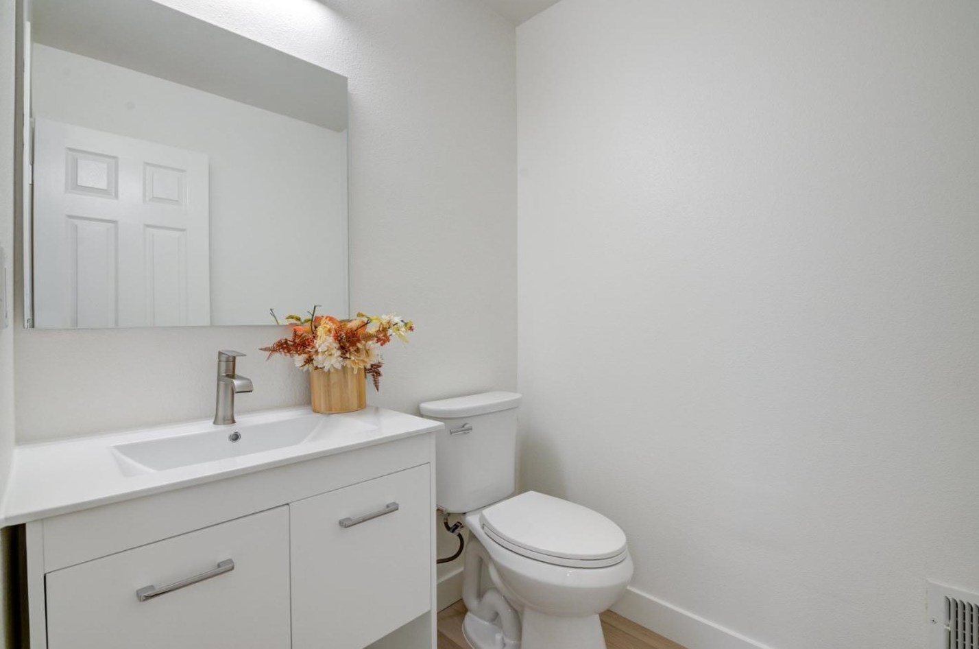 945 Erica Dr, Sunnyvale CA  94086-8212 exterior