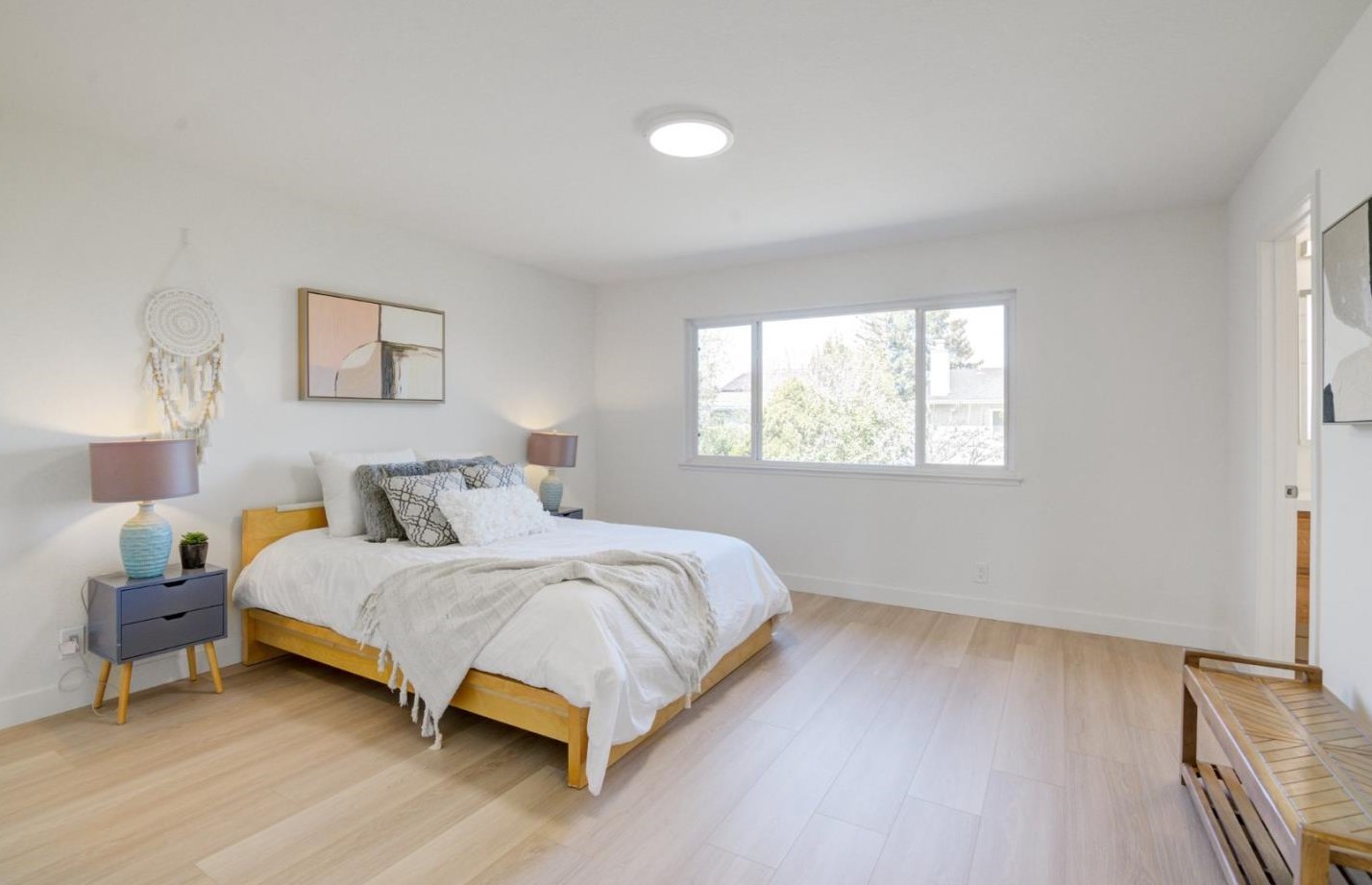 945 Erica Dr, Sunnyvale CA  94086-8212 exterior