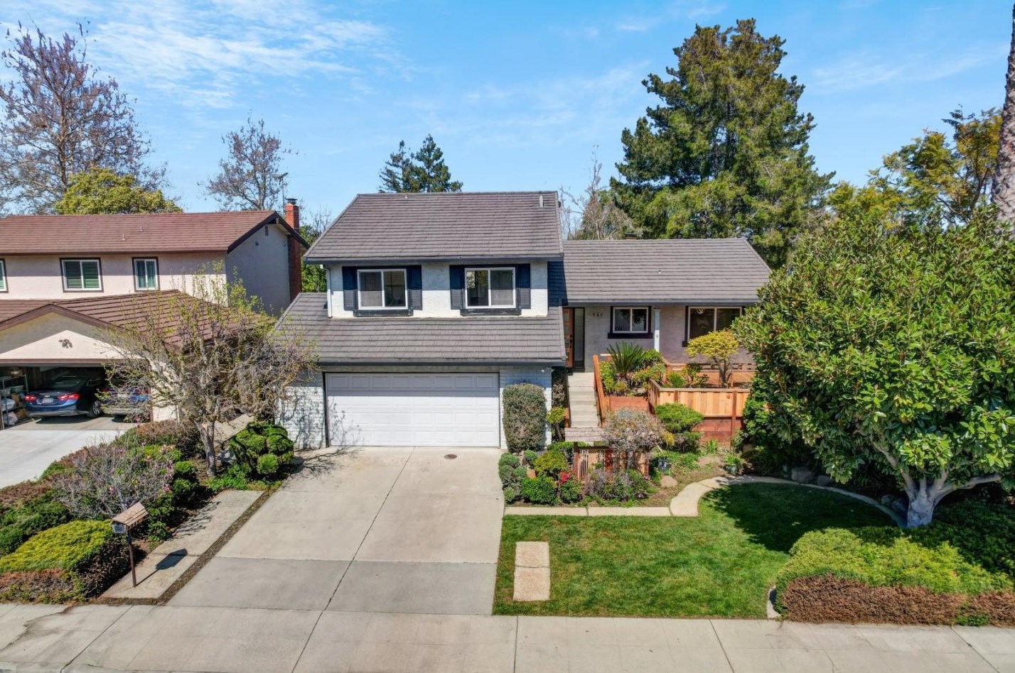 945 Erica Dr, Sunnyvale CA  94086-8212 exterior