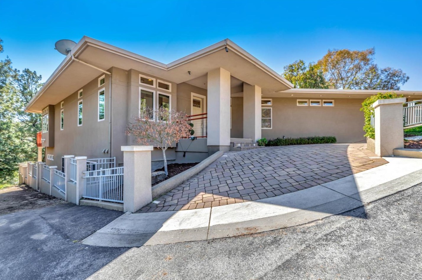 16925 Oakridge Ln, Morgan Hill, CA 95037