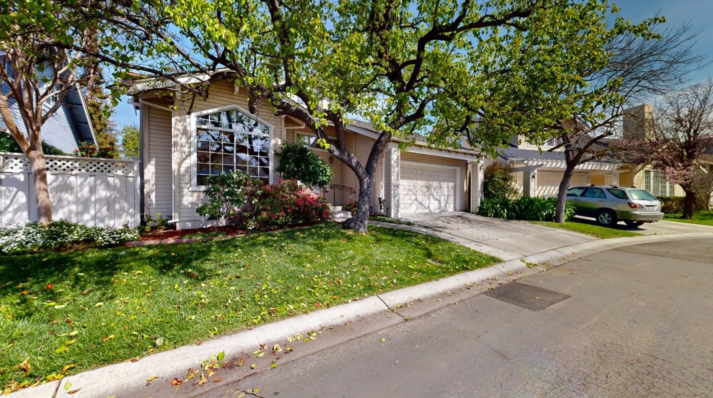 890 Windmill Park Ln, Mountain View, CA 94043-4604
