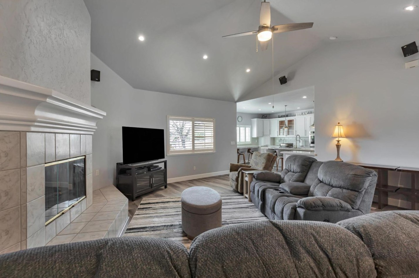 6355 Dunnville Way, Hollister CA  95023-9233 exterior