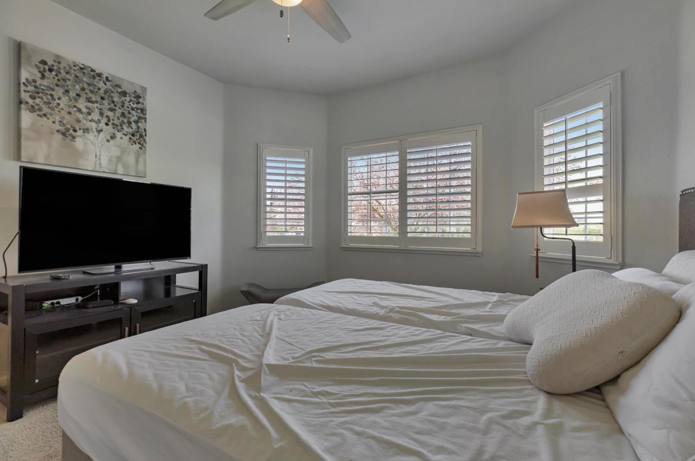 6355 Dunnville Way, Hollister CA  95023-9233 exterior