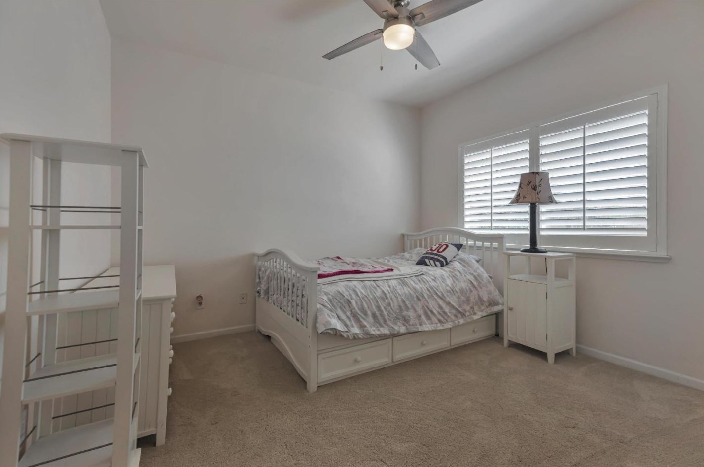 6355 Dunnville Way, Hollister CA  95023-9233 exterior