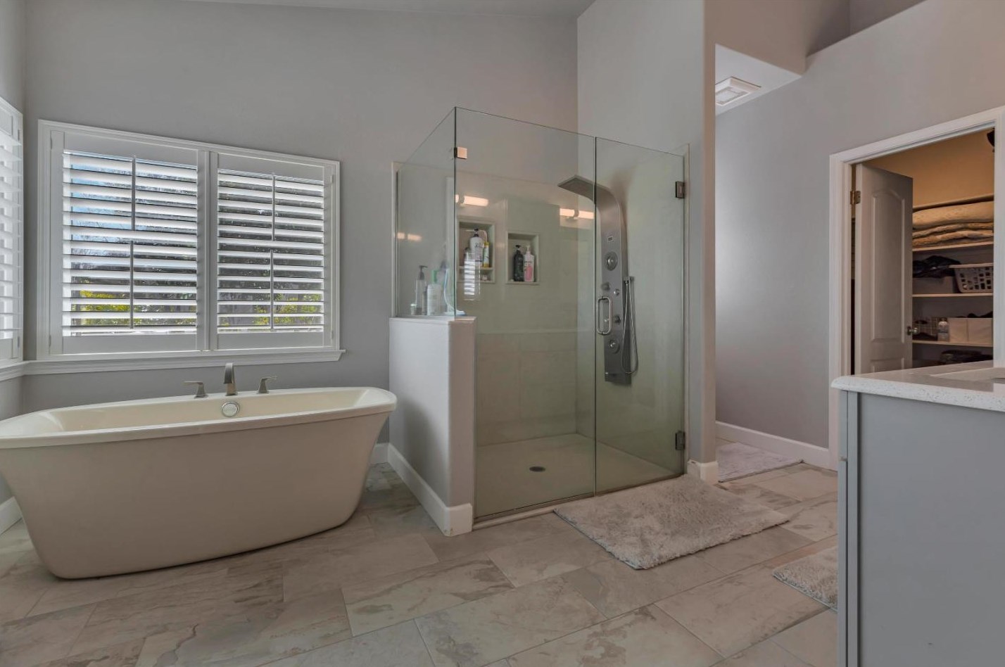 6355 Dunnville Way, Hollister CA  95023-9233 exterior