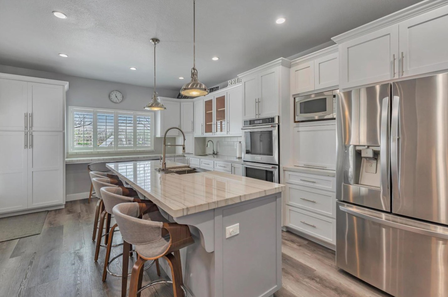 6355 Dunnville Way, Hollister CA  95023-9233 exterior