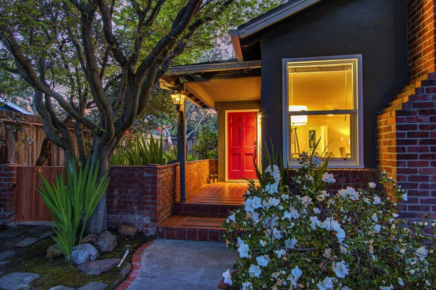 940 Hutchinson Ave, Palo Alto, CA 94301-3439