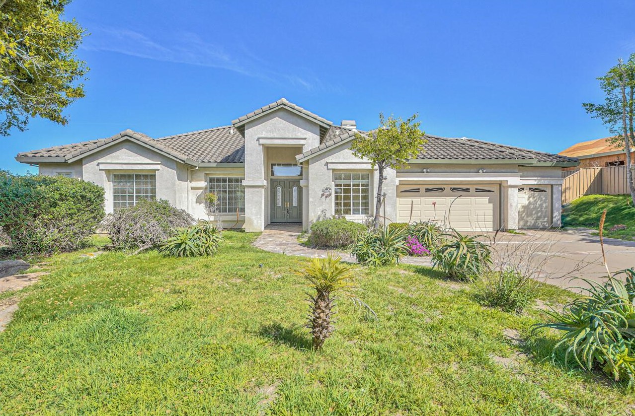 19547 Cortina Ct, Salinas, CA 93908-1594
