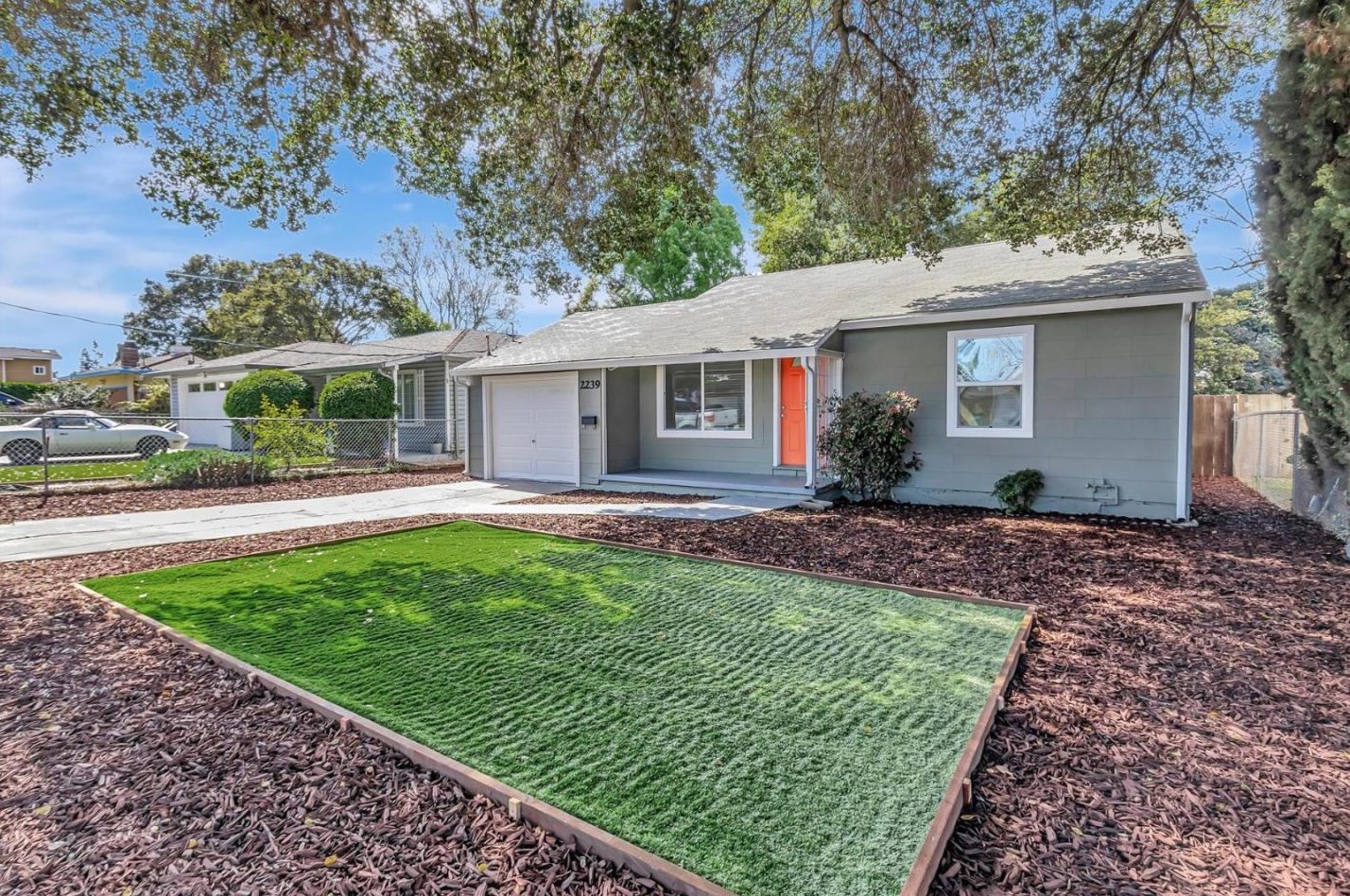 2239 Menalto Ave, Palo Alto, CA 94303-1425