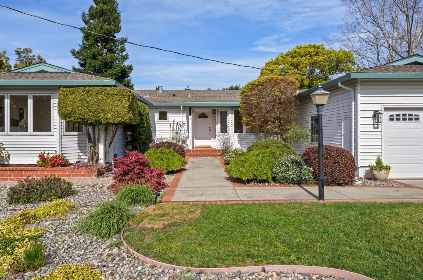 2065 Kings Ln, San Mateo, CA 94402-3928