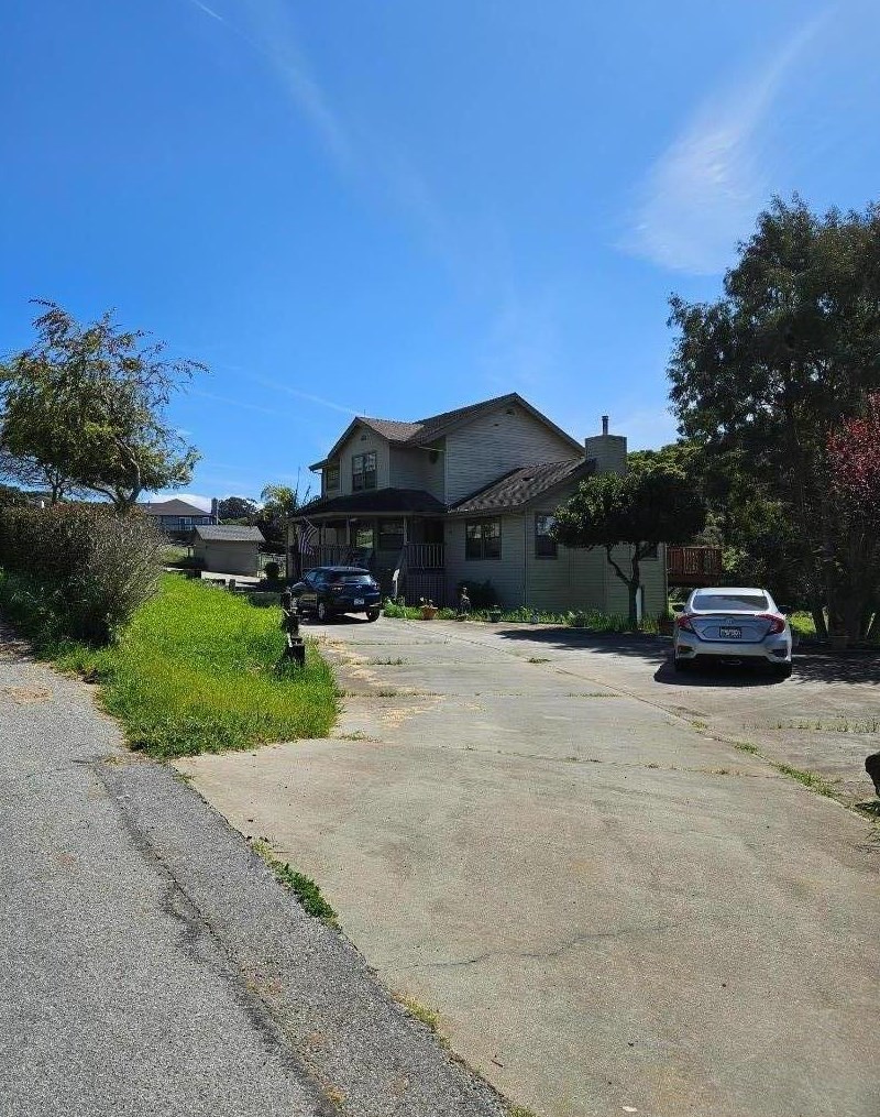 17621 Cunha Ln, Salinas, CA 93907-1528