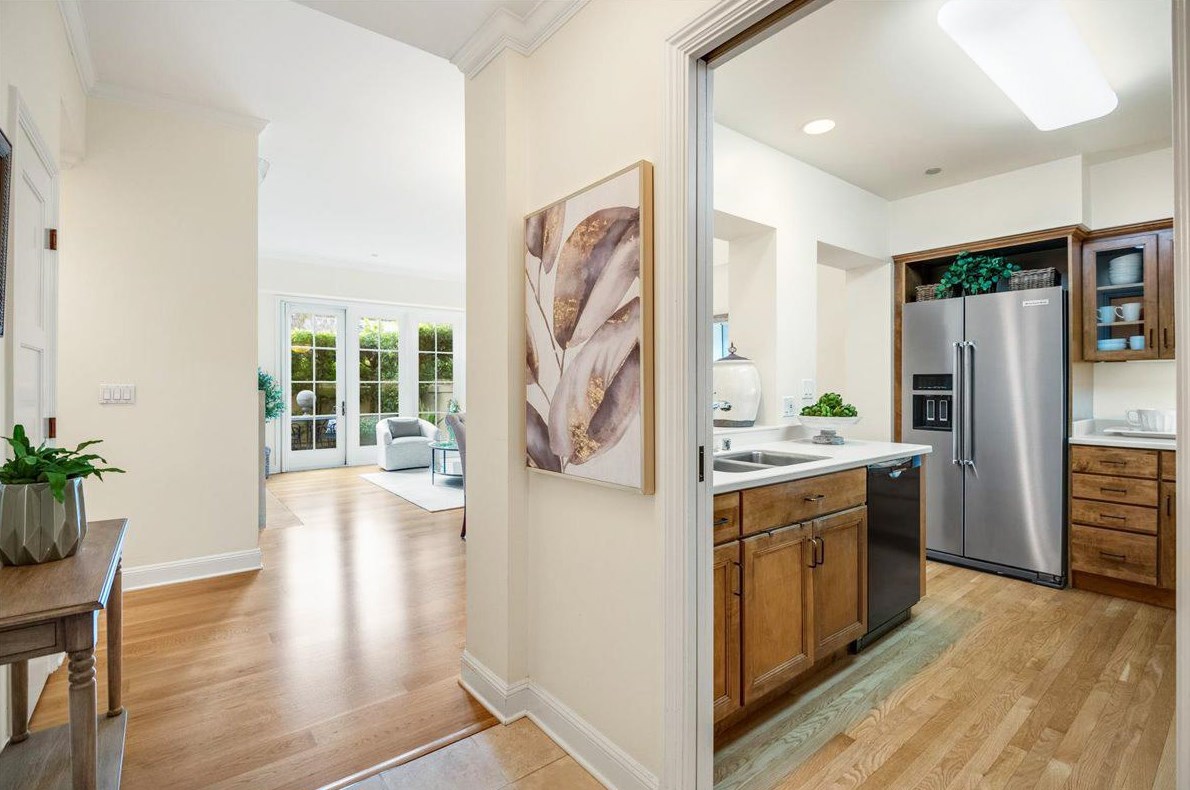 555 Byron St 107, Palo Alto, CA 94301
