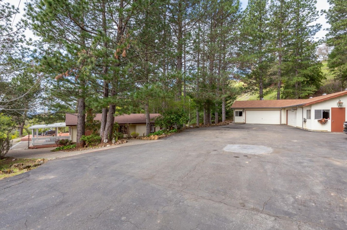21010 Bear Creek Rd, Los Gatos, CA 95033