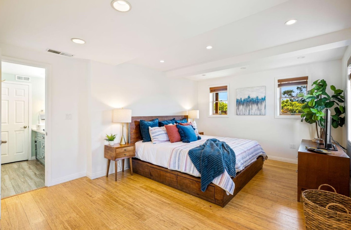 1941 Hillman Ave, Belmont CA  94002-1739 exterior