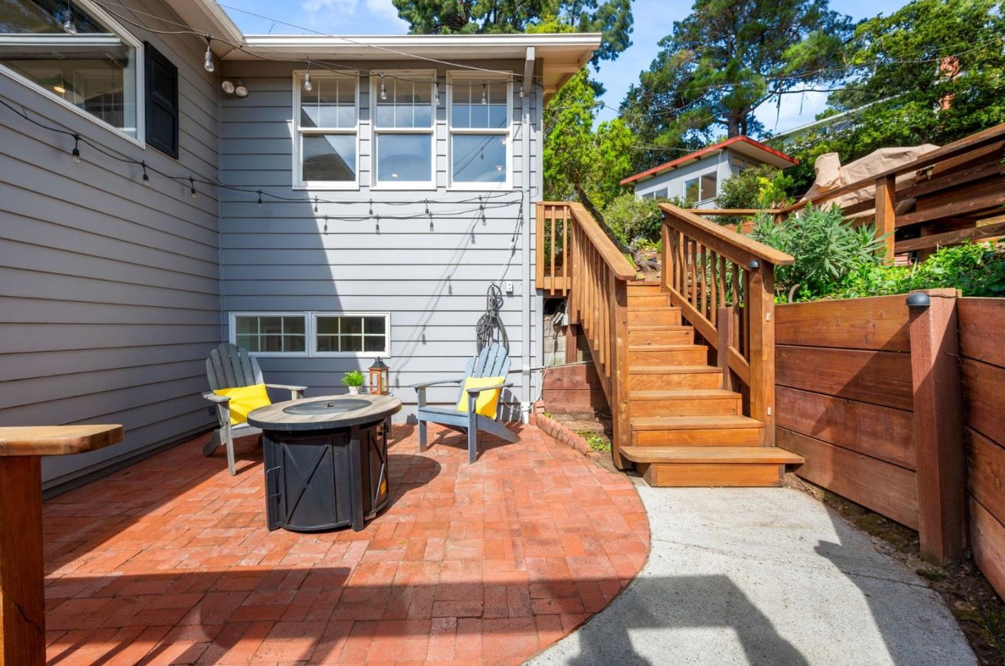 1941 Hillman Ave, Belmont CA  94002-1739 exterior