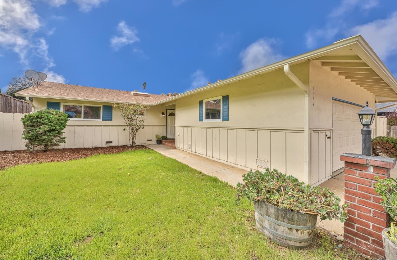 1176 Rousch Ave, Seaside, CA 93955