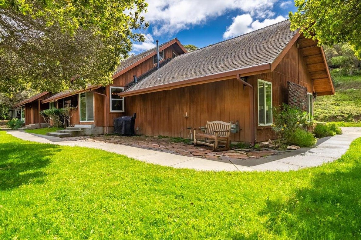 17958 Berta Canyon Rd, Salinas, CA 93907