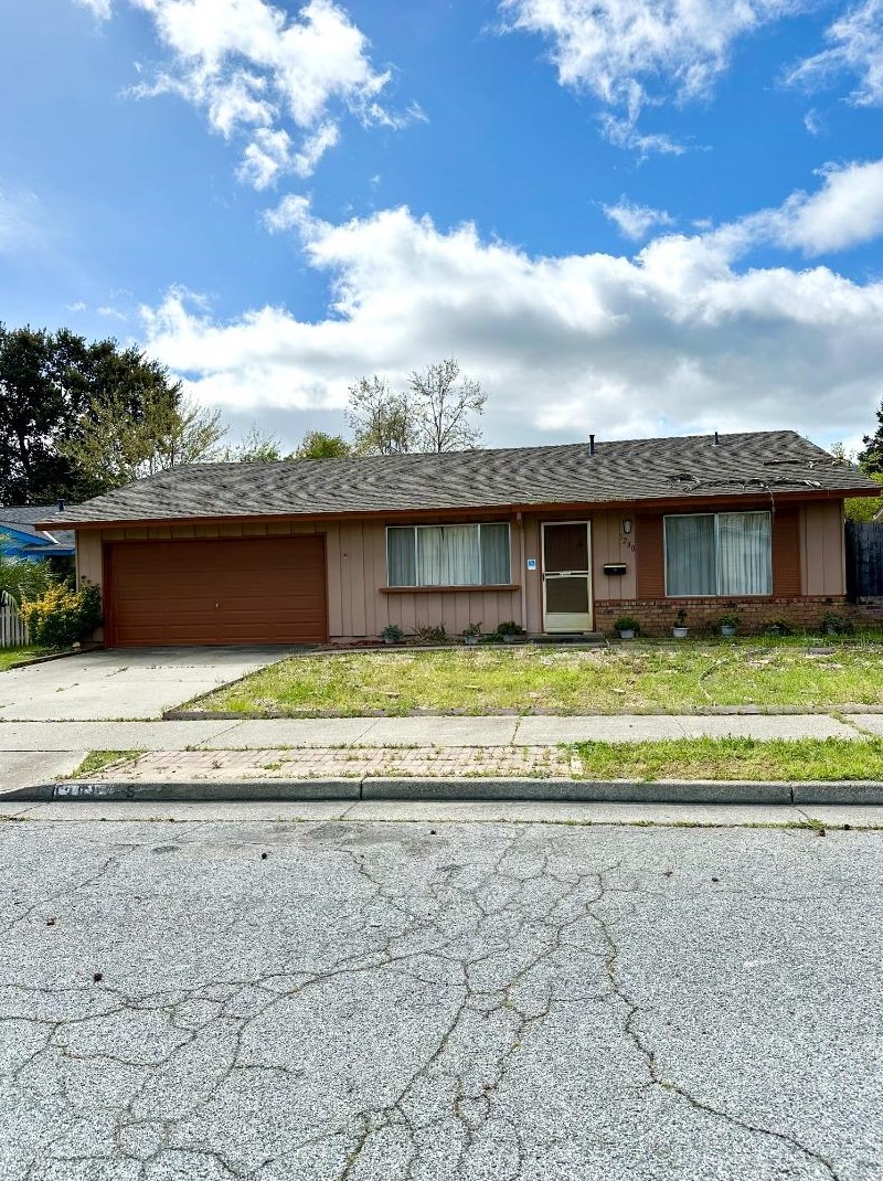 1280 Swaner Dr, Gilroy, CA 95020