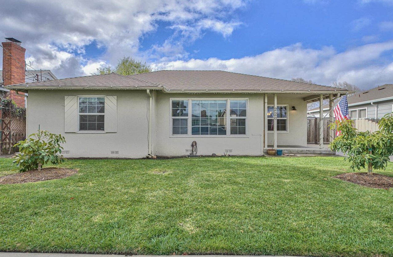220 San Miguel Ave, Salinas, CA 93901