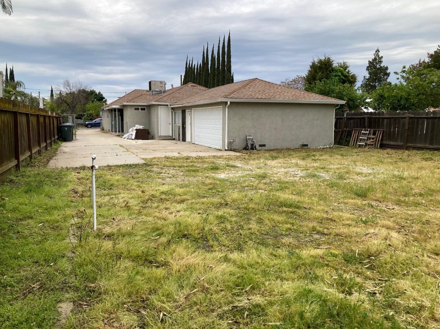702 Conejo Ave, Modesto CA  95354-4275 exterior