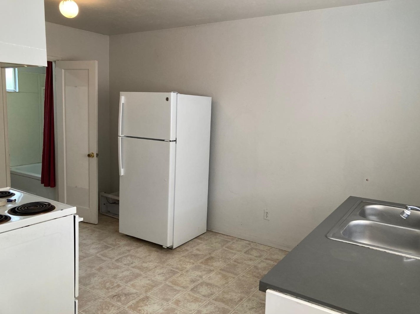 702 Conejo Ave, Modesto CA  95354-4275 exterior
