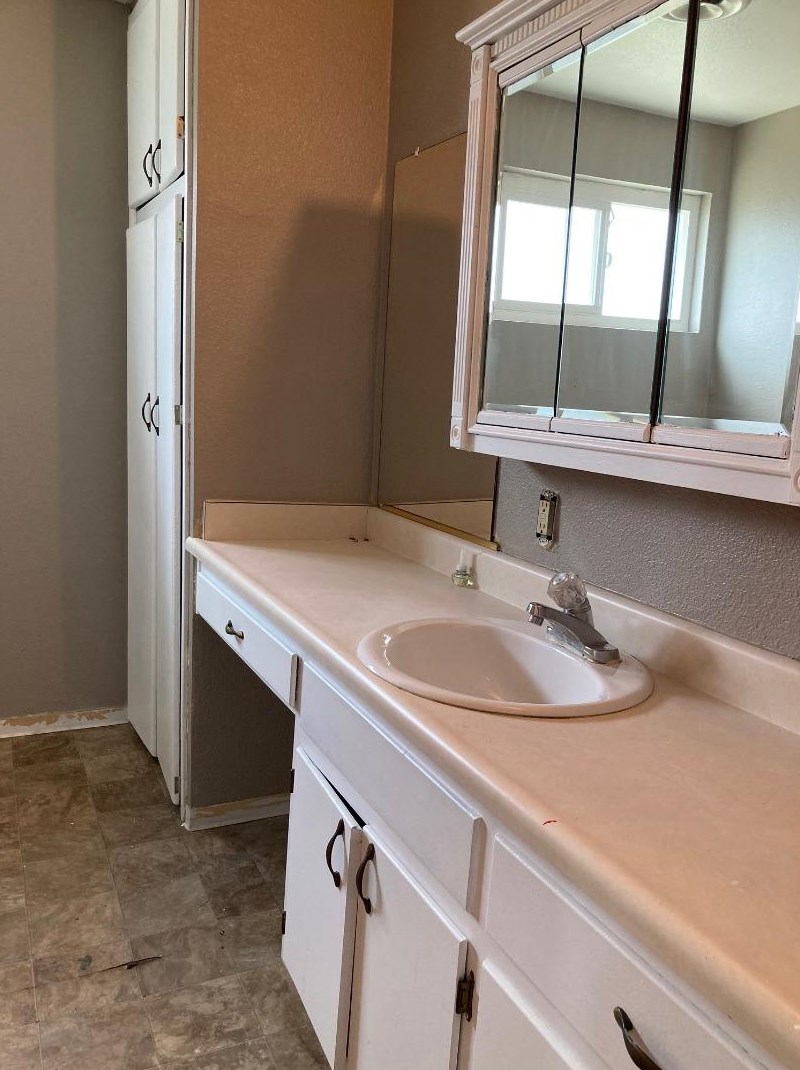 702 Conejo Ave, Modesto CA  95354-4275 exterior