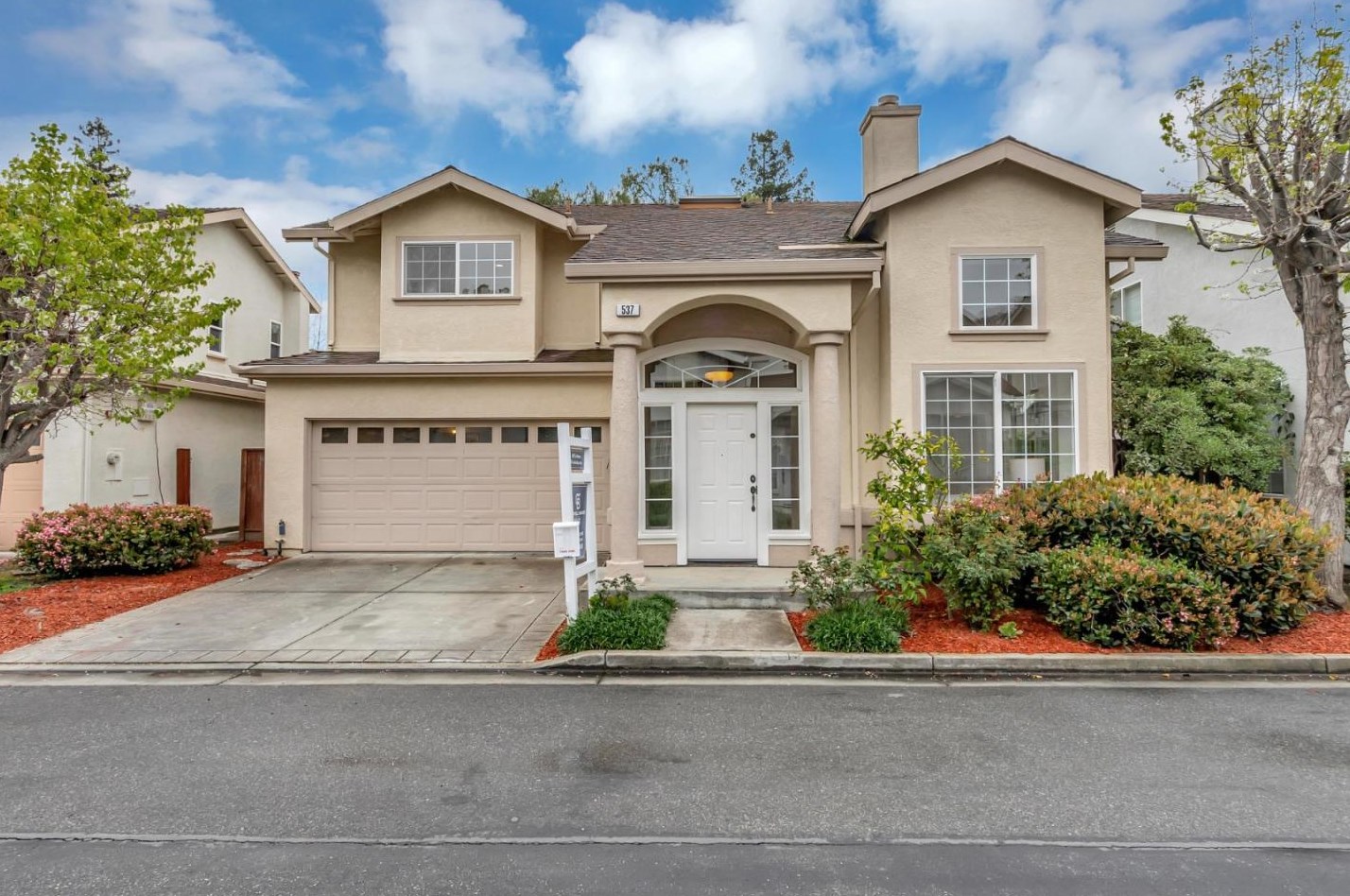 537 Devonshire Ct, Mountain View, CA 94043-2188