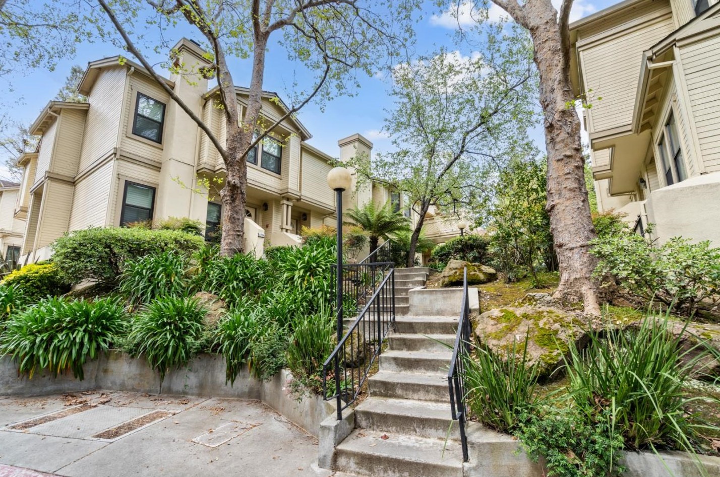 975 La Mesa Ter E, Sunnyvale, CA 94086