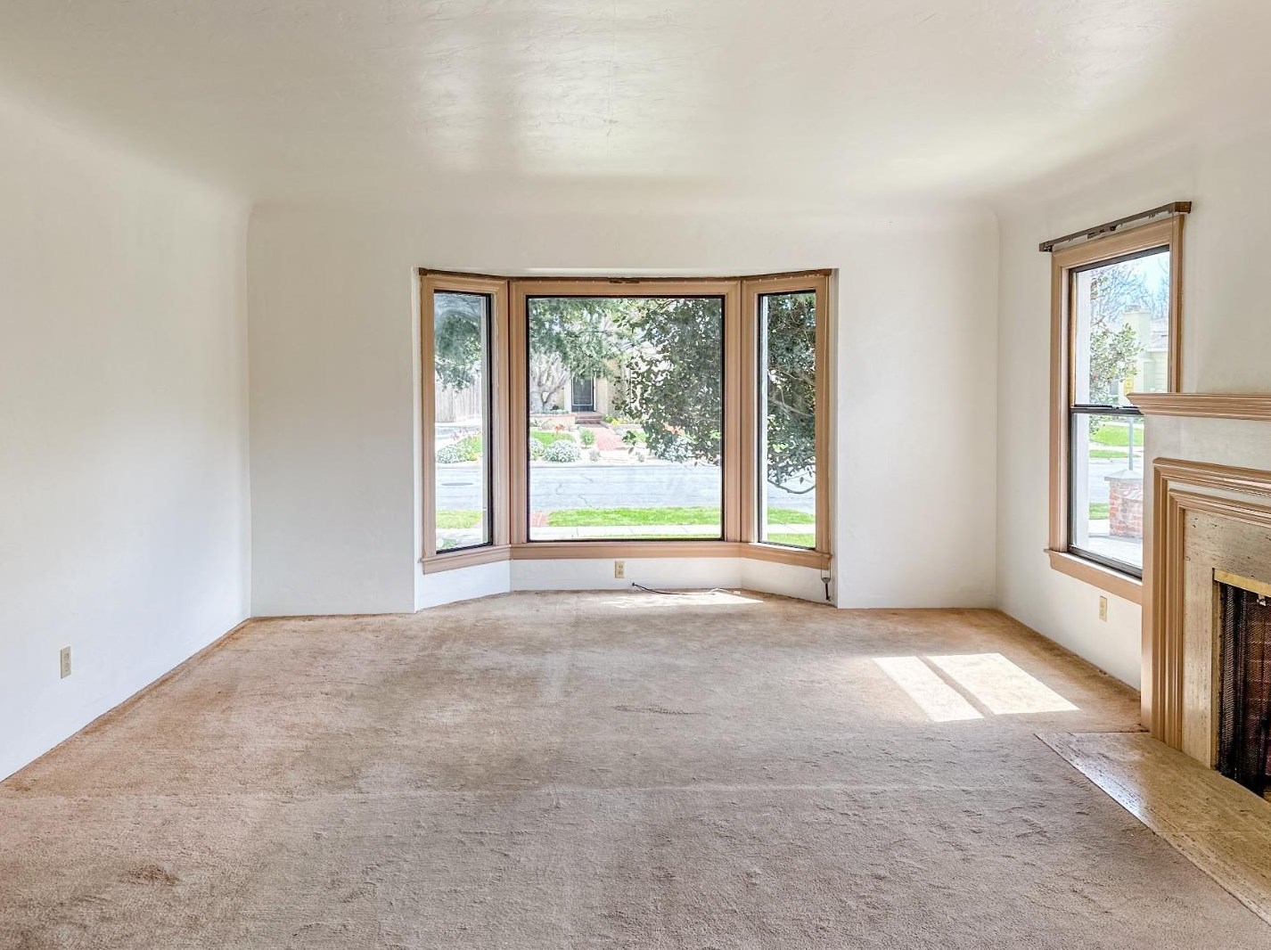 214 Alameda Ave, Salinas, CA 93901-4119