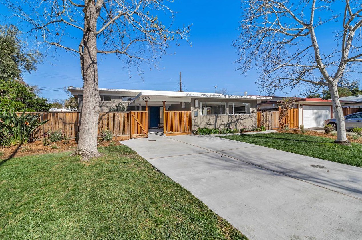990 Van Auken Cir, Palo Alto, CA 94303-3841
