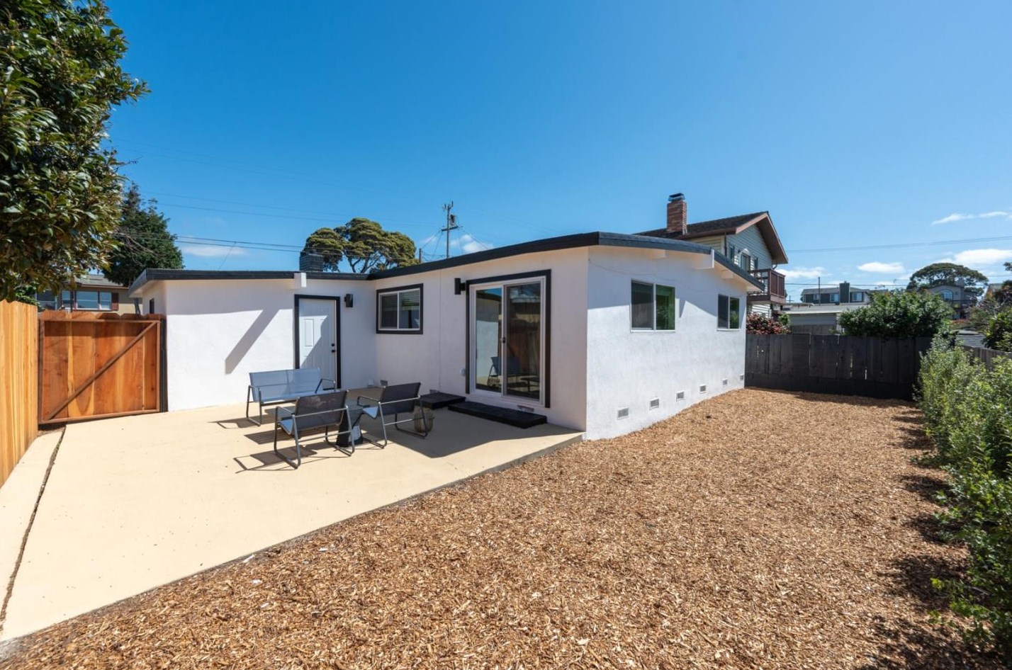 1543 Waring St, Seaside CA  93955-5038 exterior