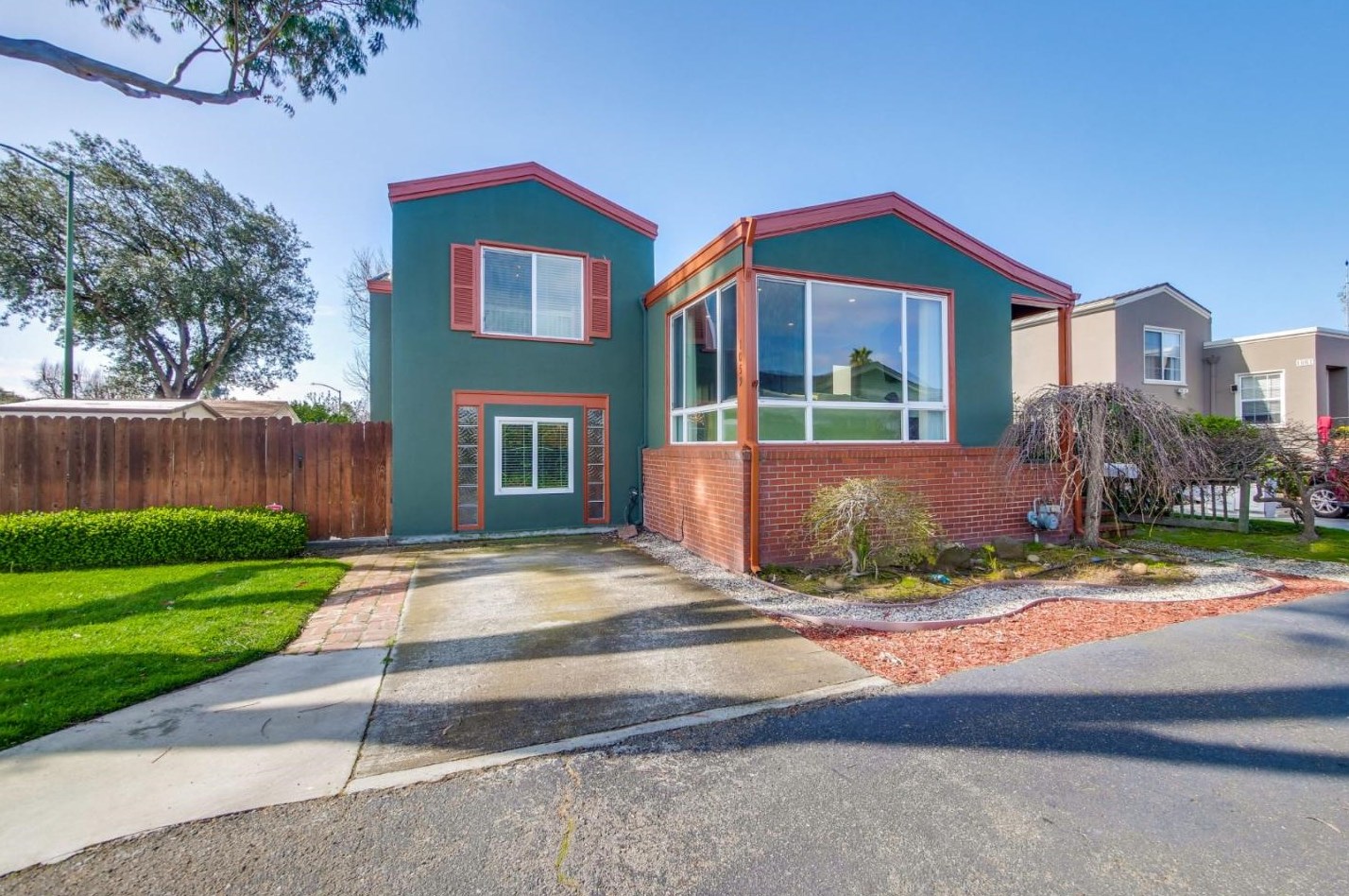 1059 Island Dr, Alameda, CA 94502-6951