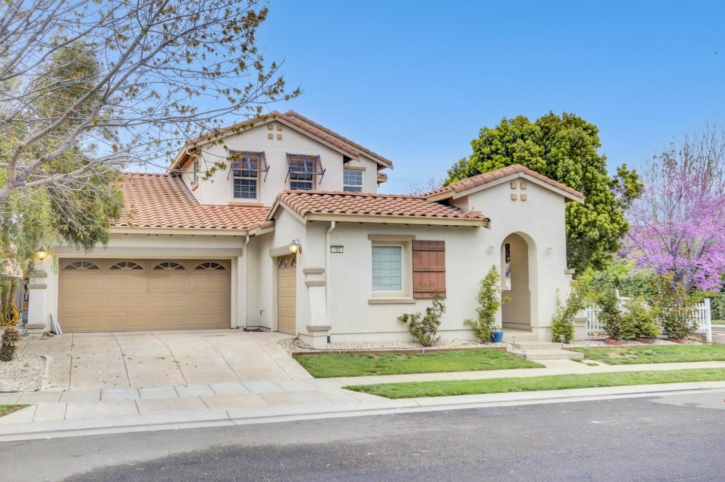 703 W La Canada Ave, Tracy, CA 95391