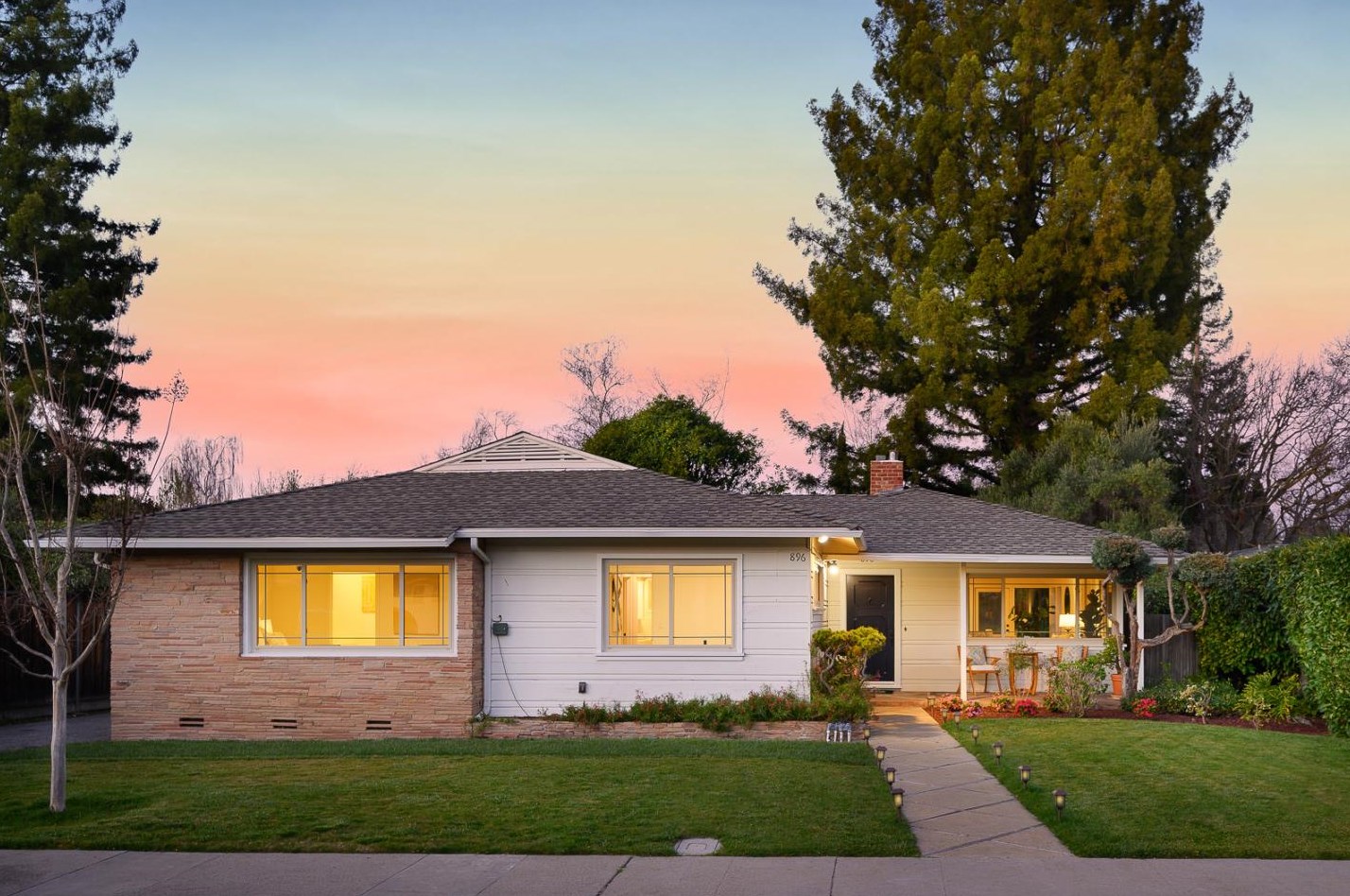 896 Southampton Dr, Palo Alto, CA 94303-3439