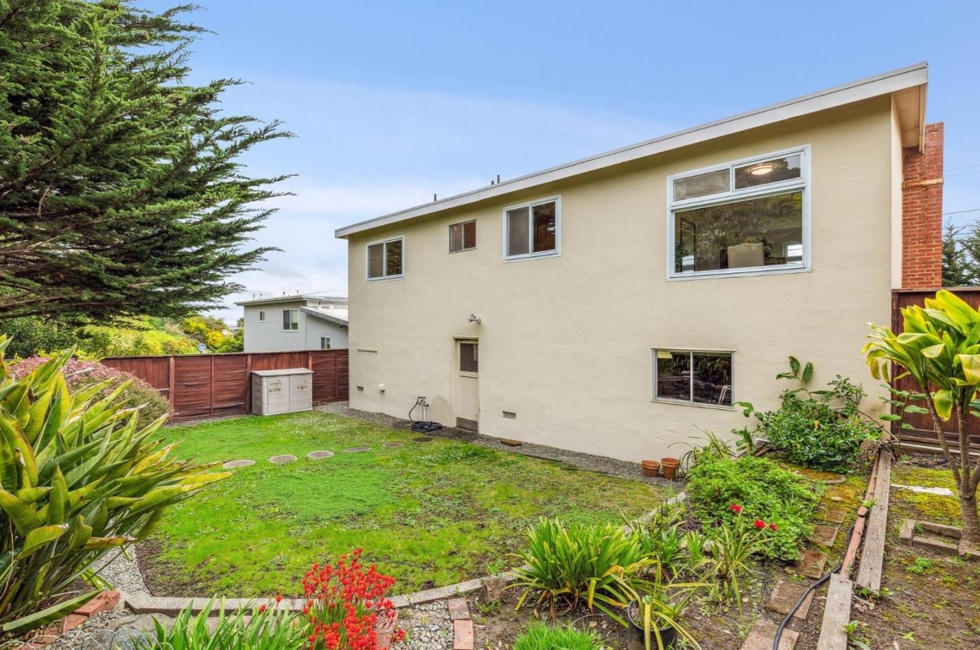 520 Rocca Ave, South San Francisco, CA 94080