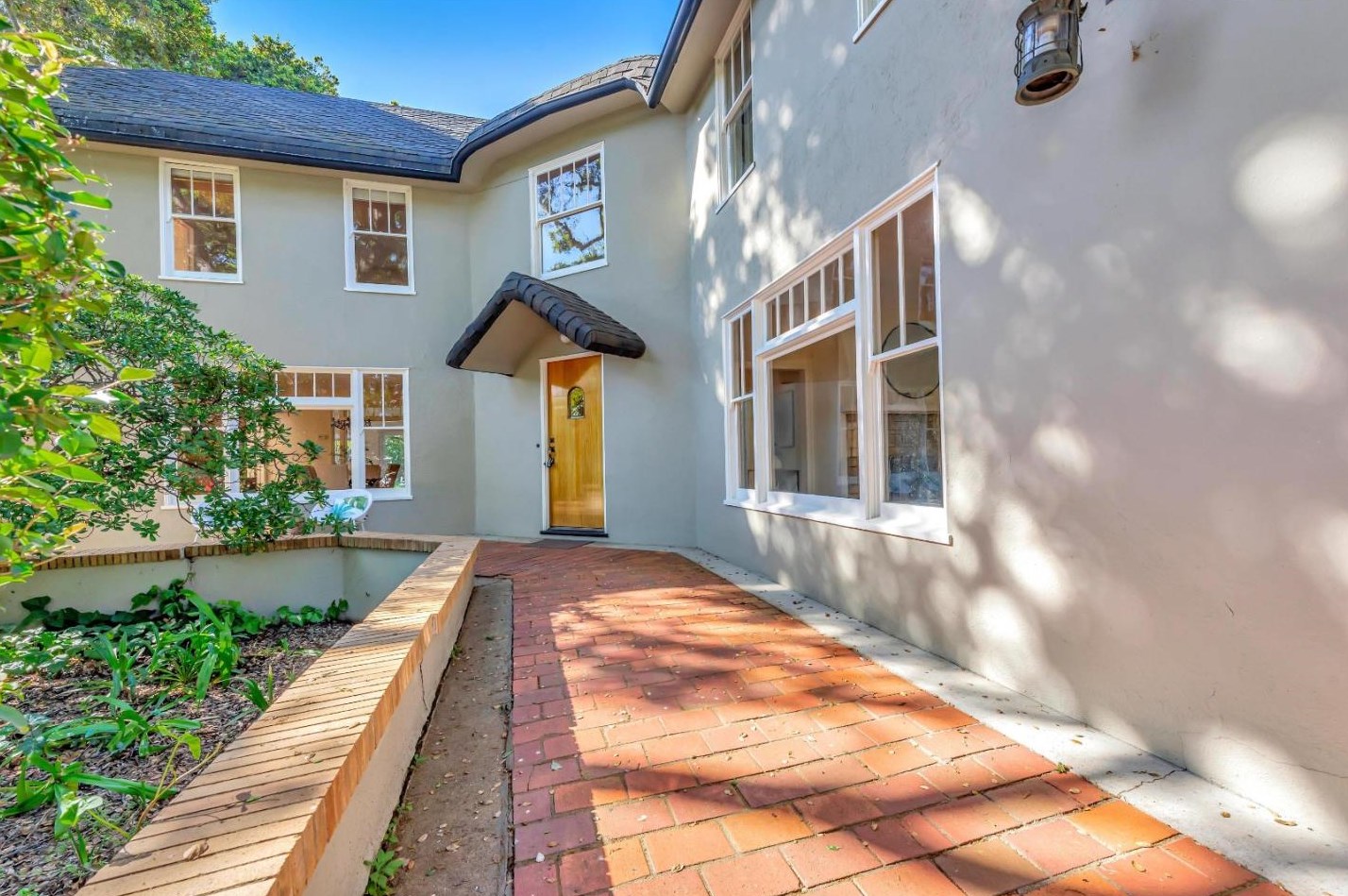 439 Lincoln Ave, Palo Alto, CA 94301-3231