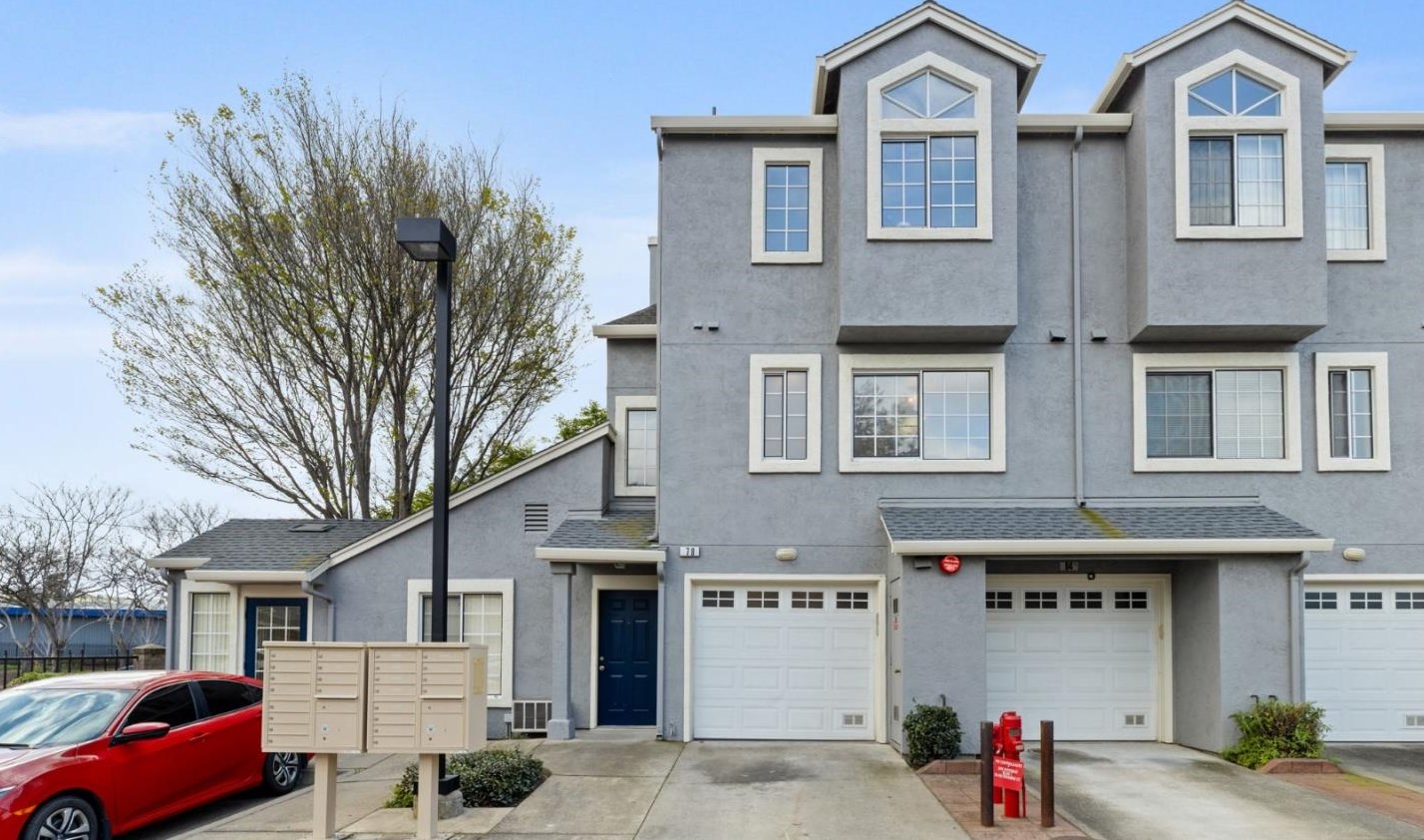 78 Crossing Ct, Hayward, CA 94544