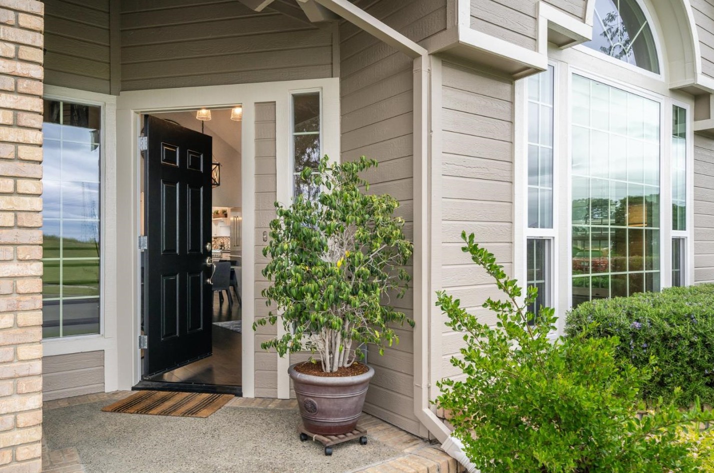 810 Cape Cod Dr, Redwood City, CA 94065