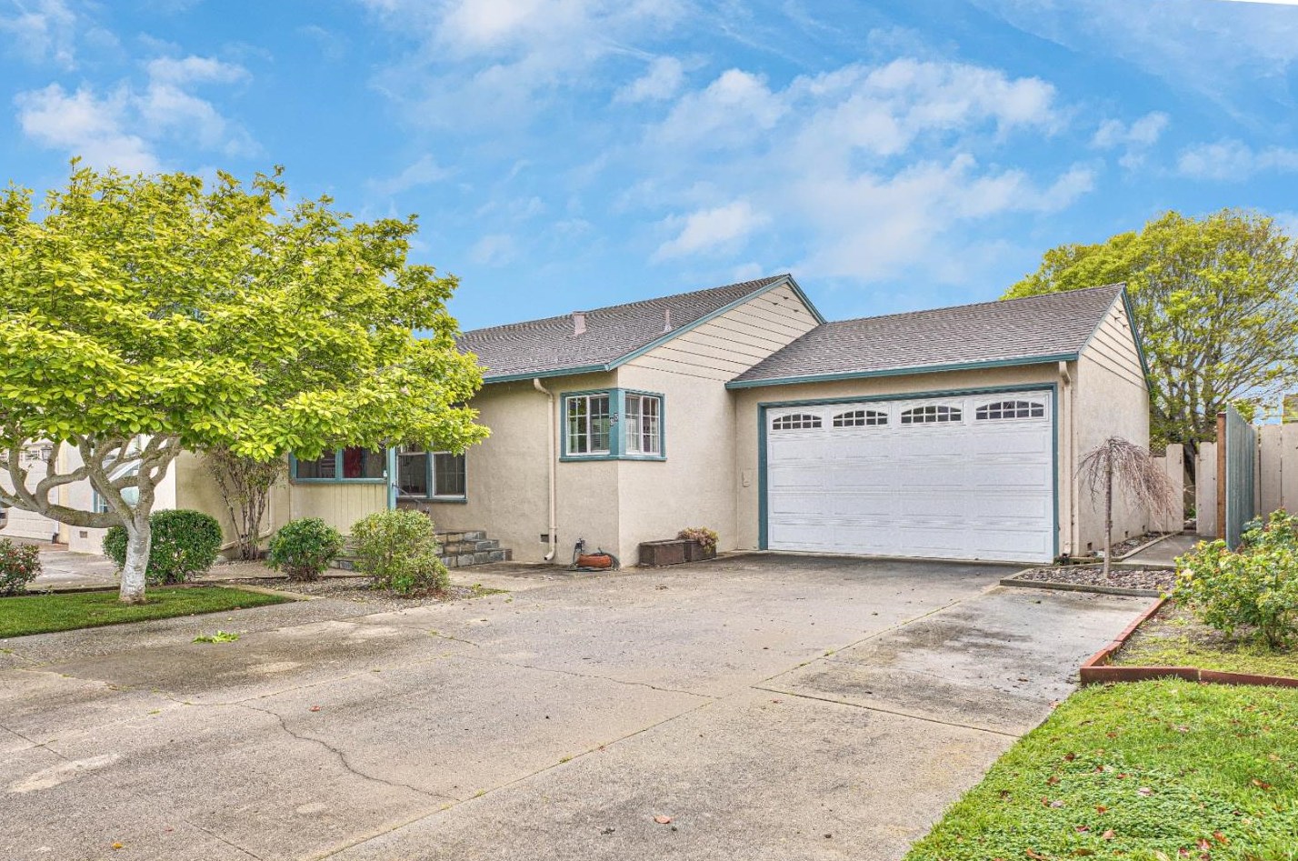 85 San Clemente Ave, Salinas, CA 93901-1443