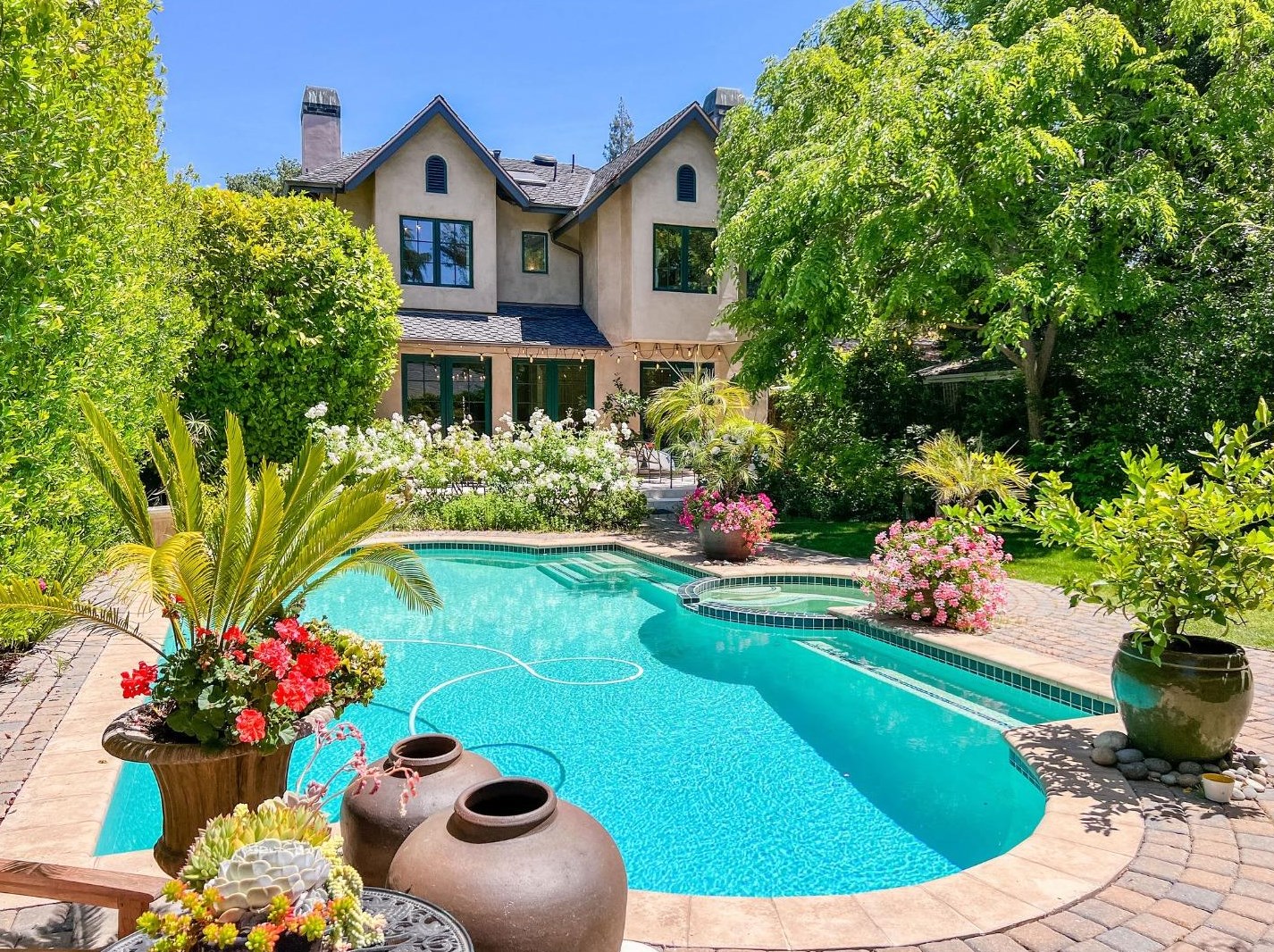 744 College Ave, Menlo Park, CA 94025