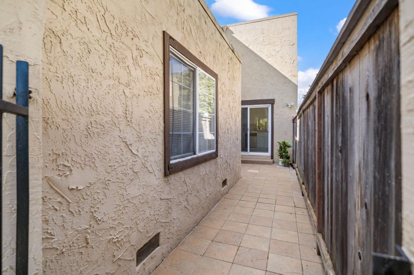 107 Villa Dr, Richmond CA  94806-3768 exterior