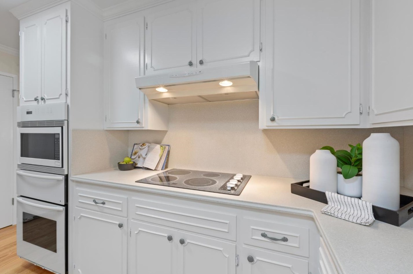 490 Cherry Ave, Los Altos CA 94022-1621 exterior