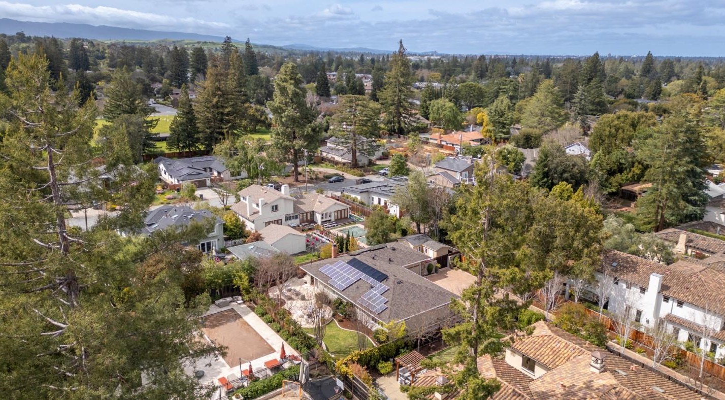 490 Cherry Ave, Los Altos CA 94022-1621 exterior