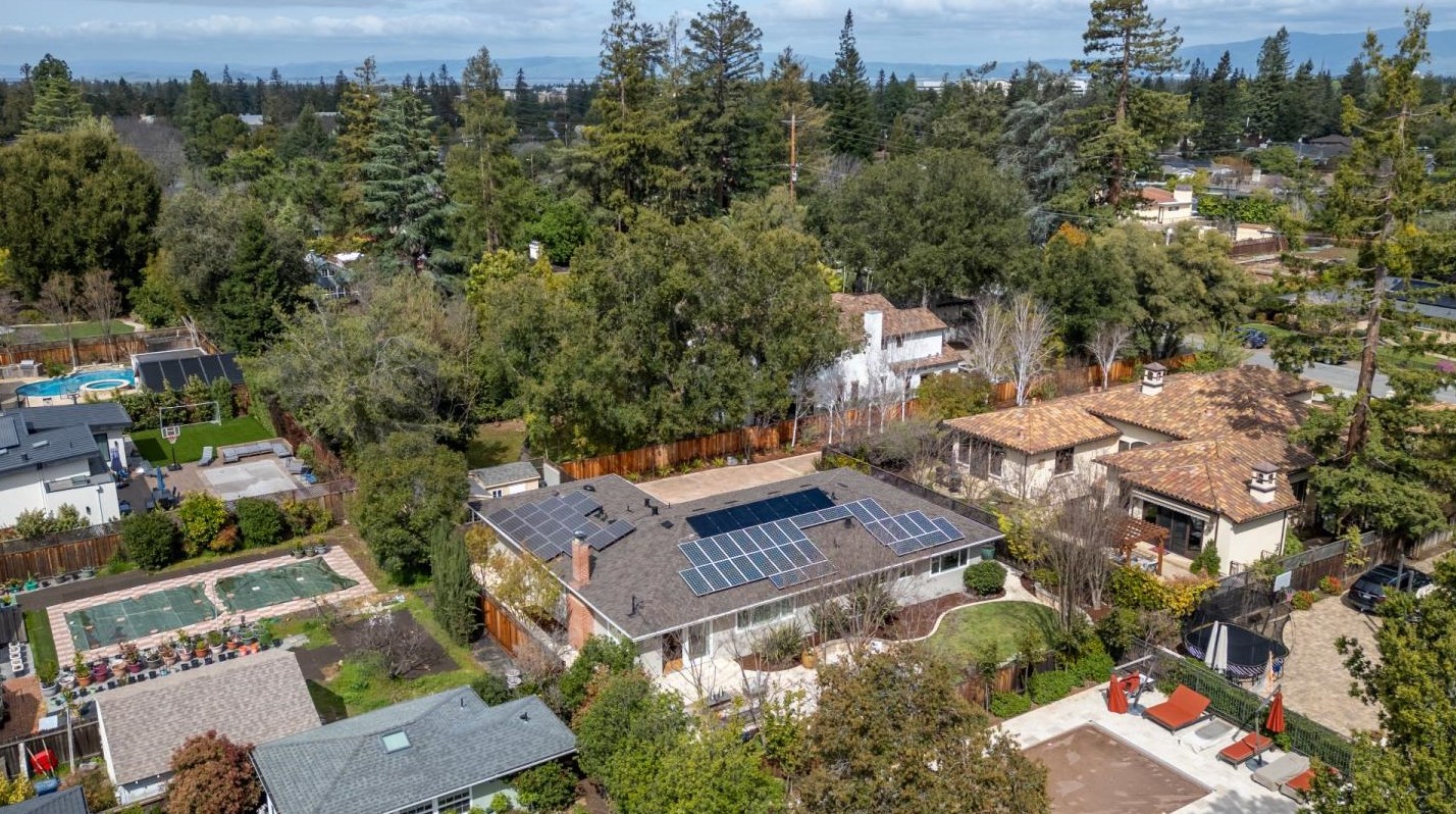 490 Cherry Ave, Los Altos CA 94022-1621 exterior