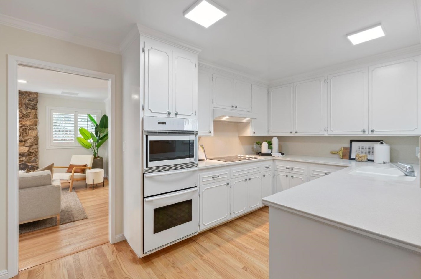 490 Cherry Ave, Los Altos CA 94022-1621 exterior