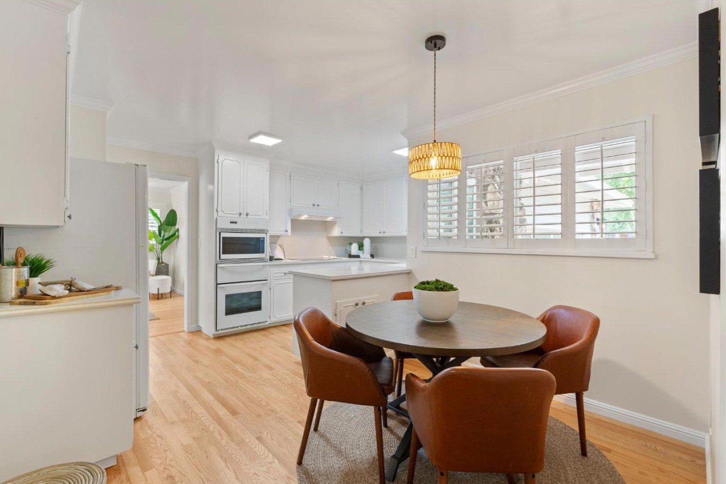 490 Cherry Ave, Los Altos CA 94022-1621 exterior